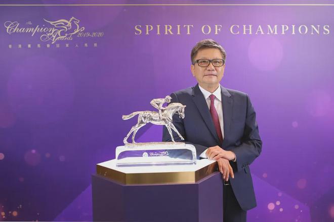 戴眼罩夺魁家族曾养香港马王凯时尊龙最新网站王经纬赛驹(图1)